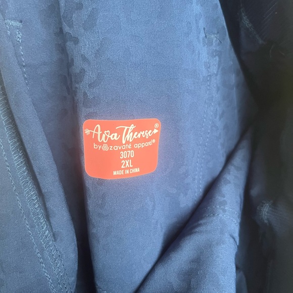 Zavate Ava Therese Cheetah Sheba Women’s Cargo Jogger Scrub Pants - Picture 8 of 9